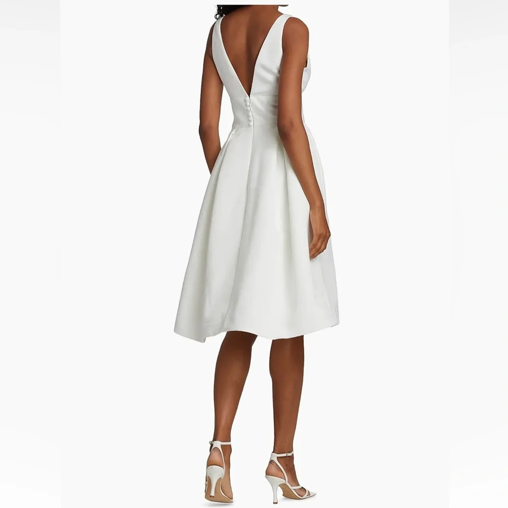 Amsale Faille Deep V-Neck Dress Size 6 NWT - Picture 4 of 9